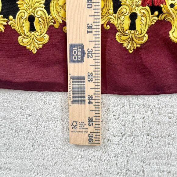 Authentic GUCCI 100% Silk Square Scarf Shawl Golden Key Print Made In Italy - Picture 7 of 9